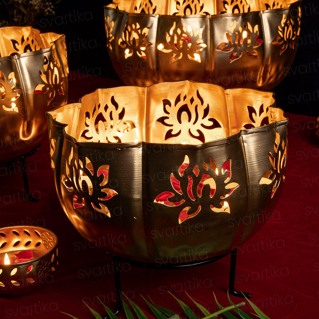 Lotus urli with 7 small bowls