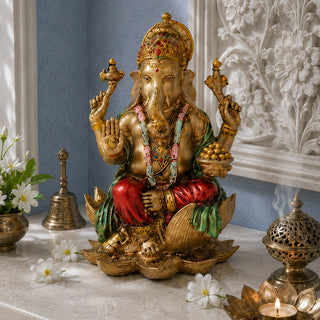 Ganesha Vighnaharta antique idol 7 inch close-up hero image