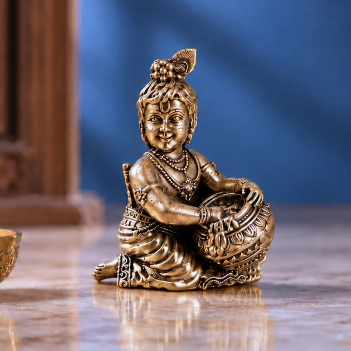 Brass Makhan Chor Krishna Murti with Matki (3 Inch)