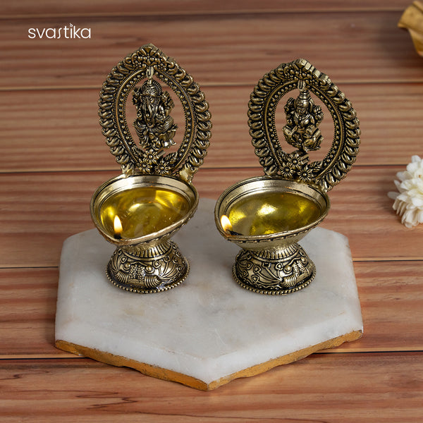 Brass diya set