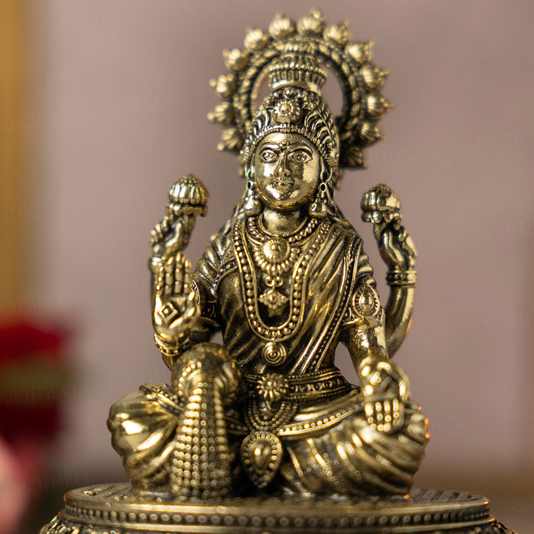 Brass_sitting_lakshmi_for_pooja_room