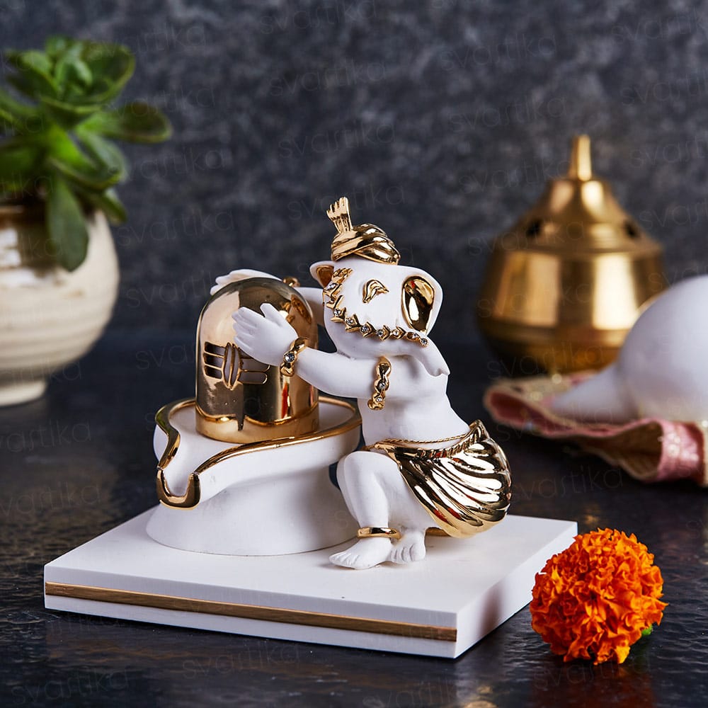 Ganesha idol with shiv ling