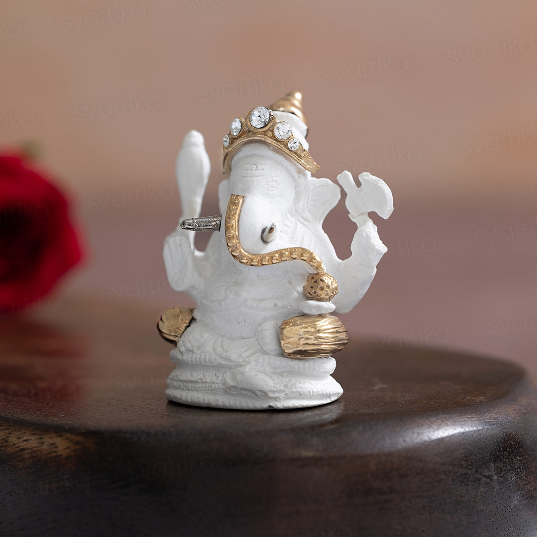 ganesh statue for car dashboard