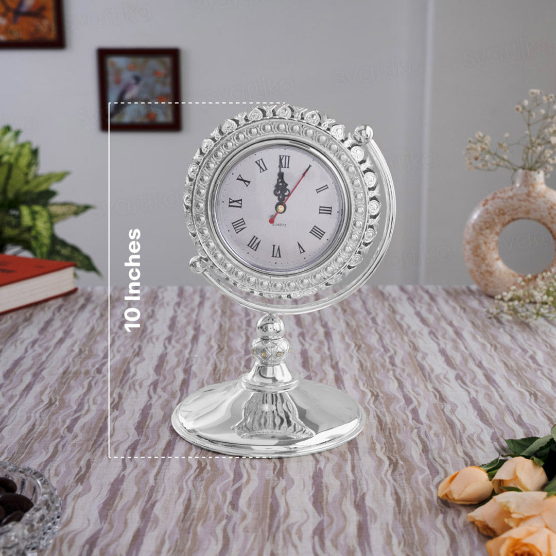 big silver clock​